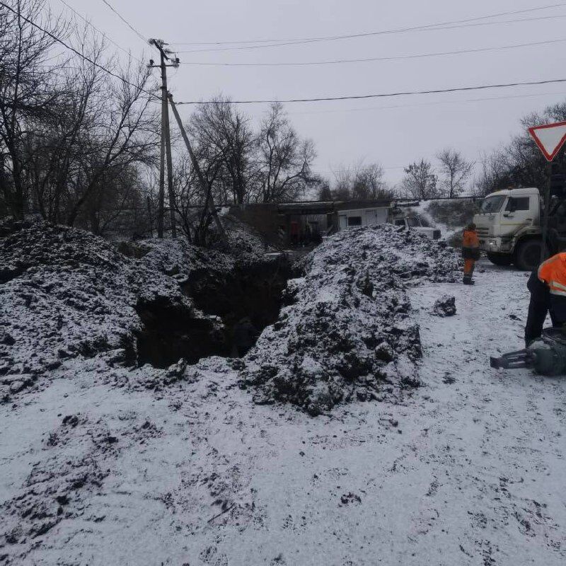 Из-за порыва на водопроводных сетях ограничили подачу воды в Шахтах - Фото 1