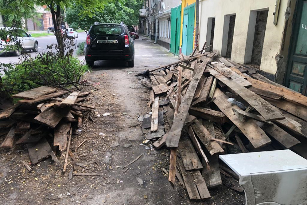 В Ростове выписали 899 протоколов на 5,9 млн рублей за складирование строительного мусора