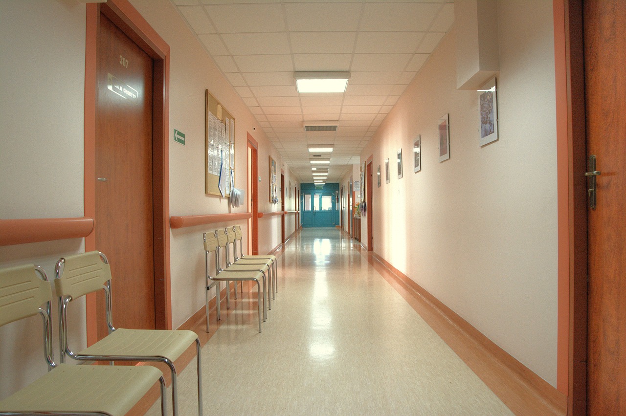 Для пациентов воронежской детской поликлиники на время ремонта оборудовали дополнительные помещения  - фото 1