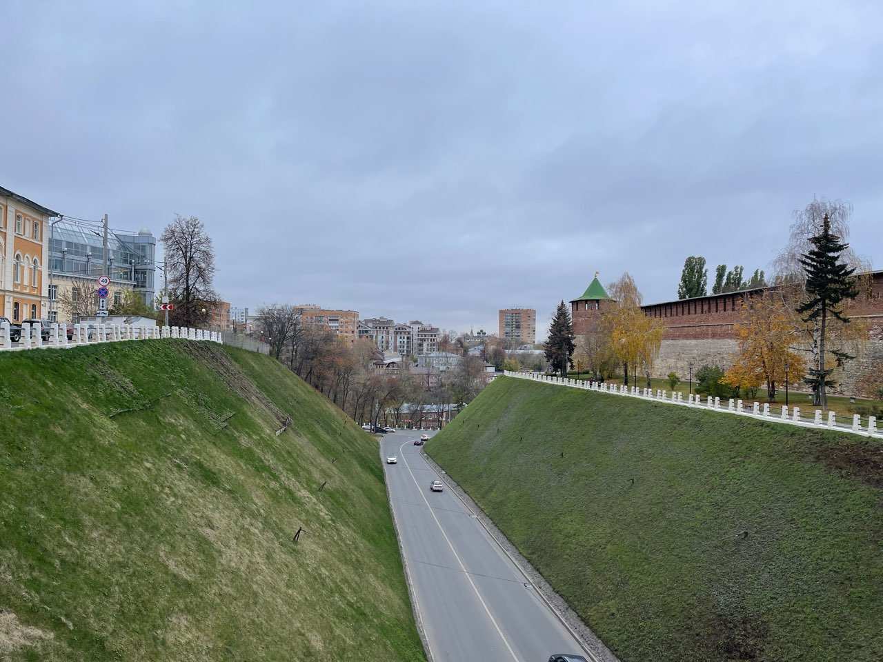 Трамвайные пути начали менять на Зеленском съезде в Нижнем Новгороде - фото 1