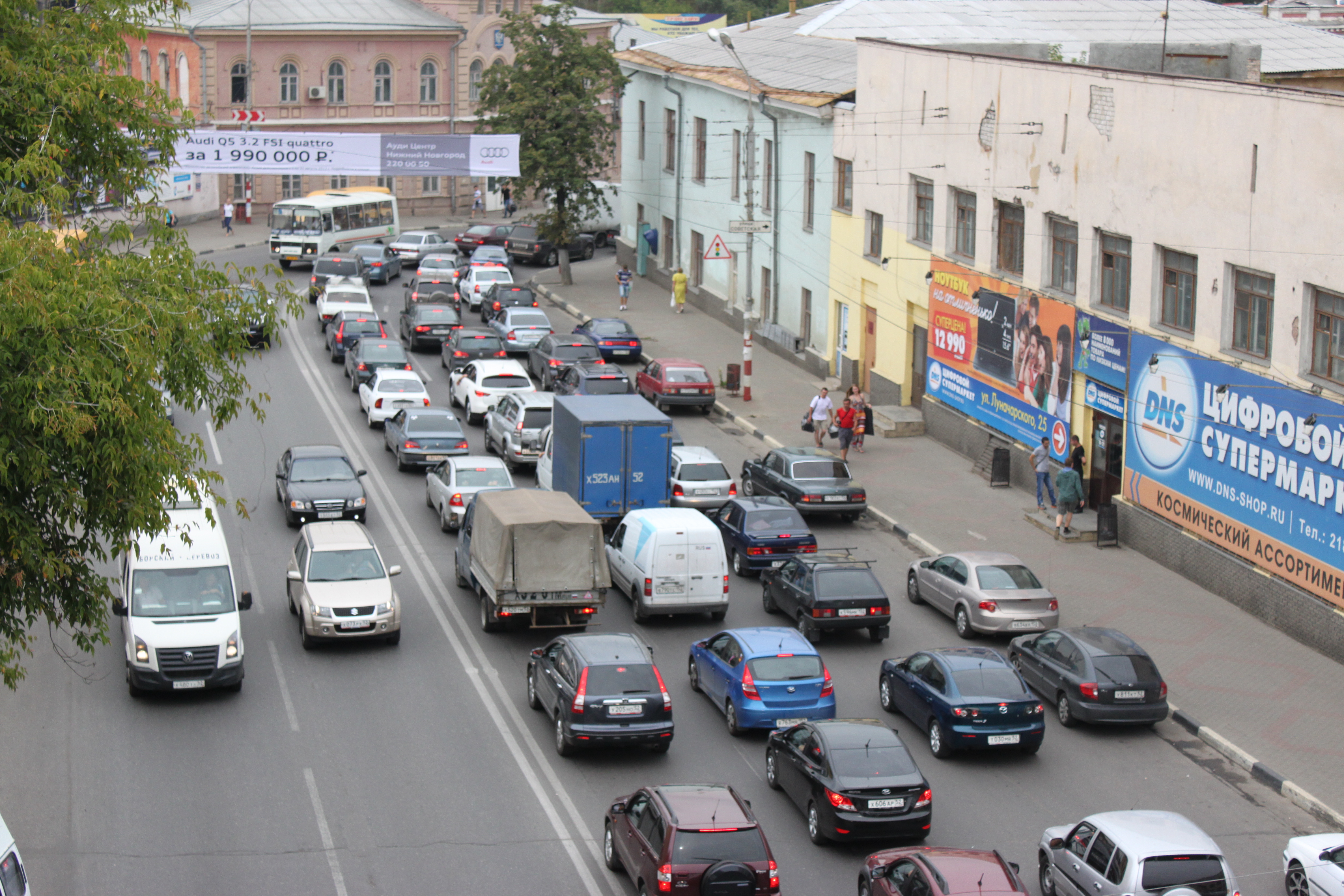 В Воронеже на целый день перекрыли улицу Серова - фото 1