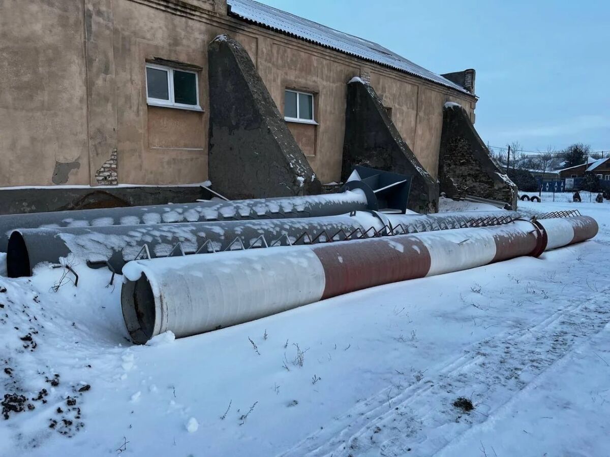 Жители поселка в Ростовской области мерзнут из-за неисправной трубы котельной - фото 1